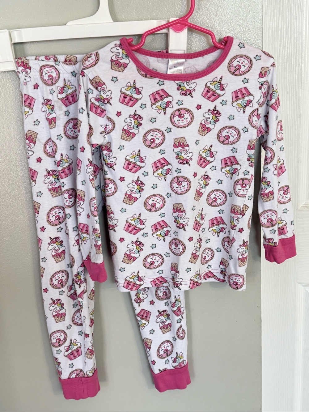Snuggles 2-piece matching Pajama Set S 6/7 Pink White LS PJ’s Cupcakes Unicorns